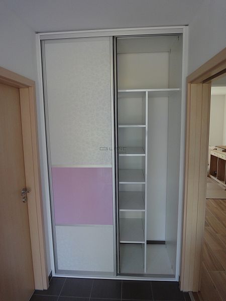 Realizace vestavěných skříní a šaten